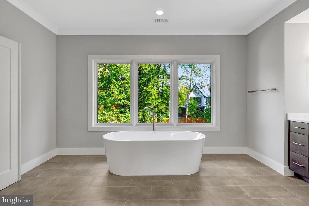 6226 KELLOGG DRIVE