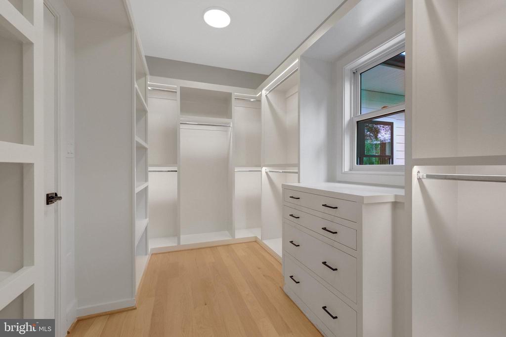 6226 KELLOGG DRIVE