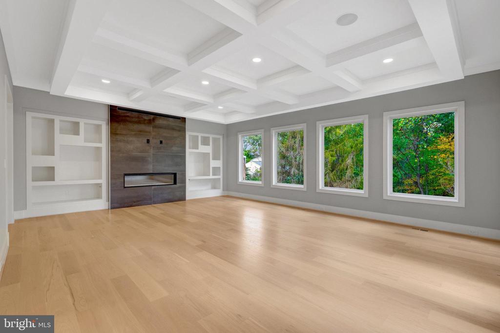 6226 KELLOGG DRIVE