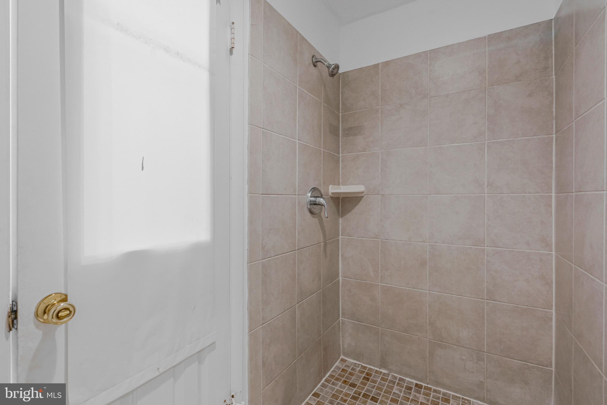 8505 JEFFERSONIAN COURT