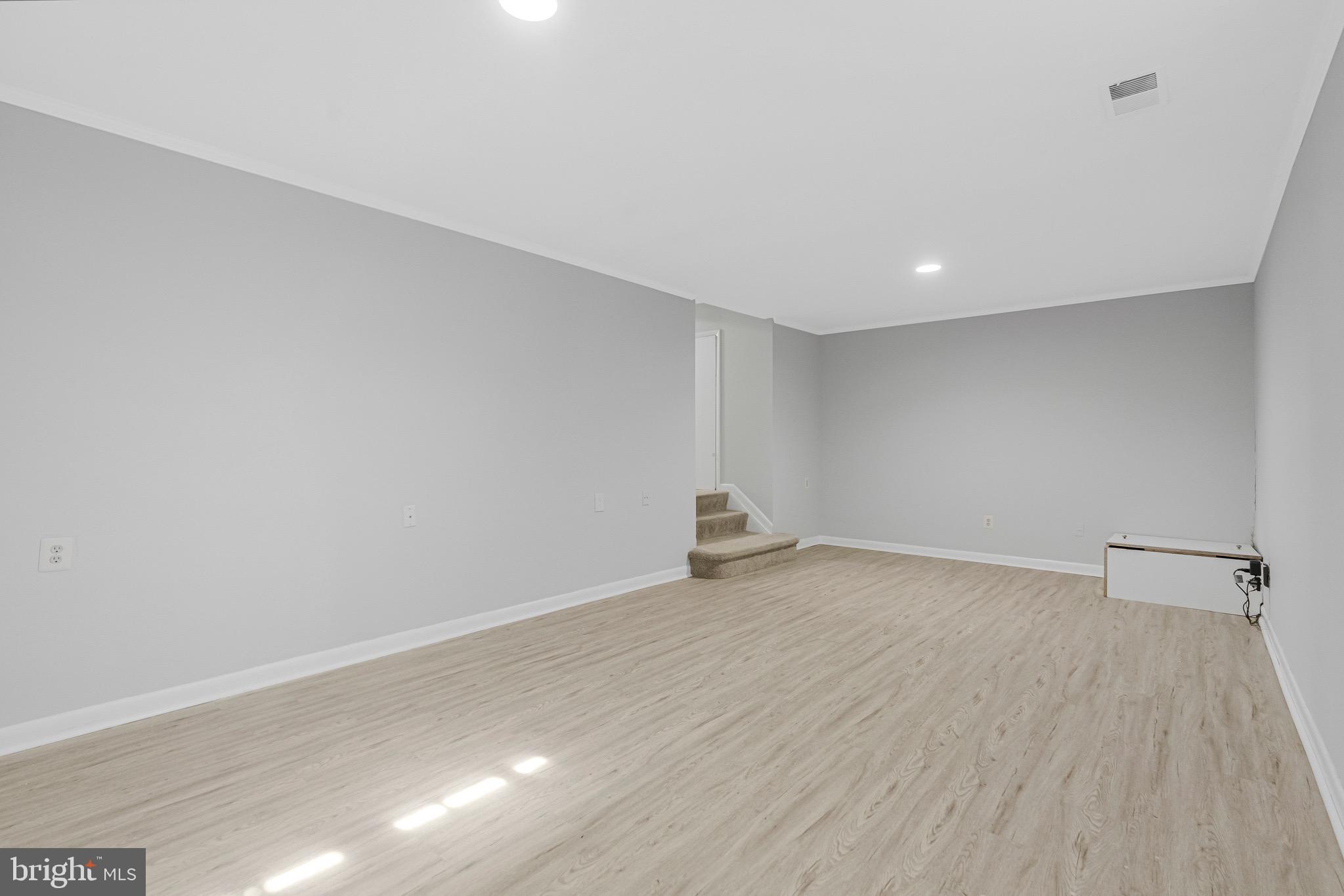 8505 JEFFERSONIAN COURT