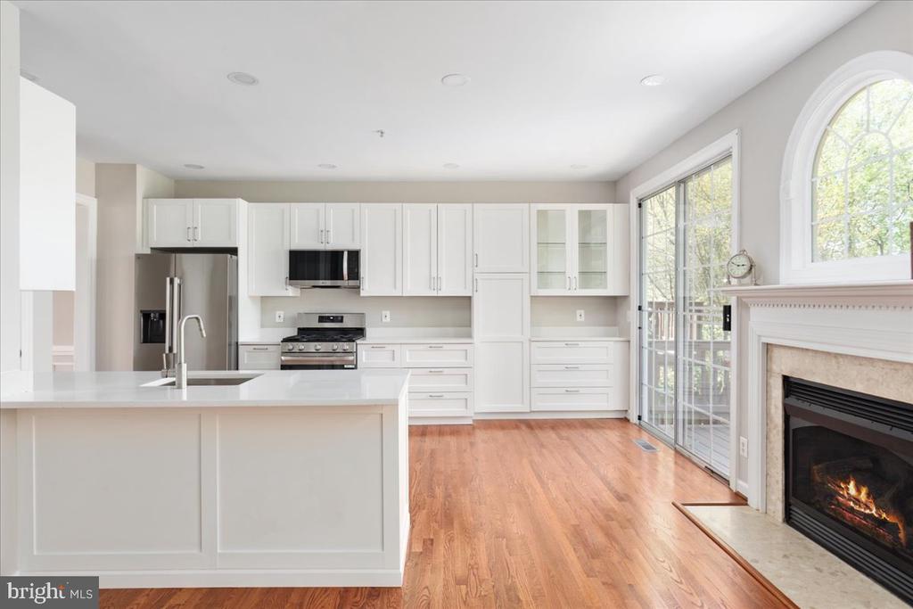 9602 LAGERSFIELD CIRCLE