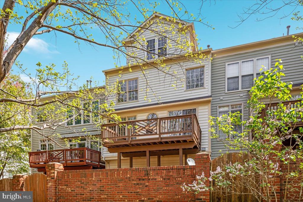 9602 LAGERSFIELD CIRCLE
