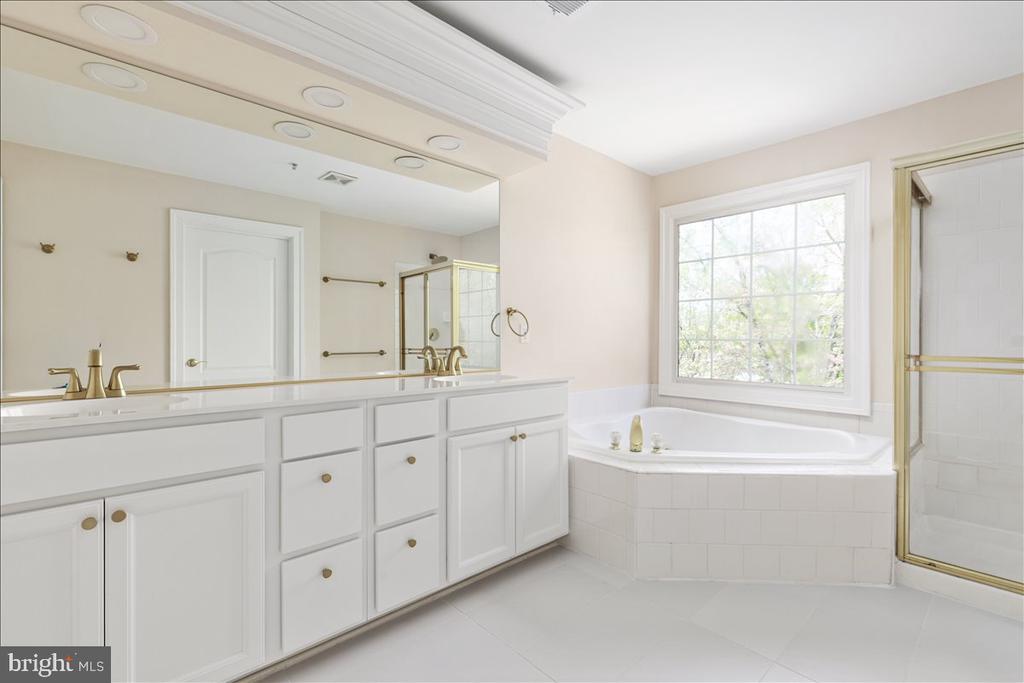 9602 LAGERSFIELD CIRCLE