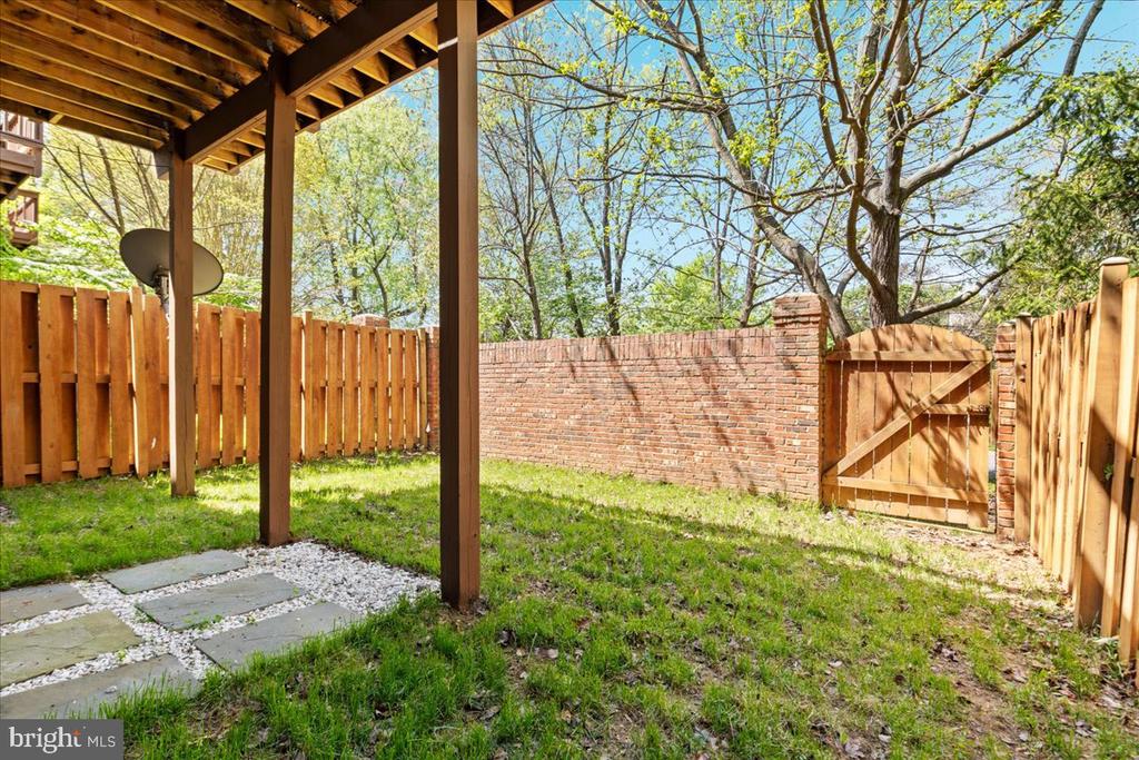 9602 LAGERSFIELD CIRCLE