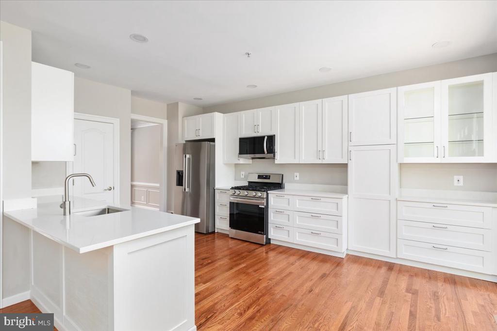 9602 LAGERSFIELD CIRCLE