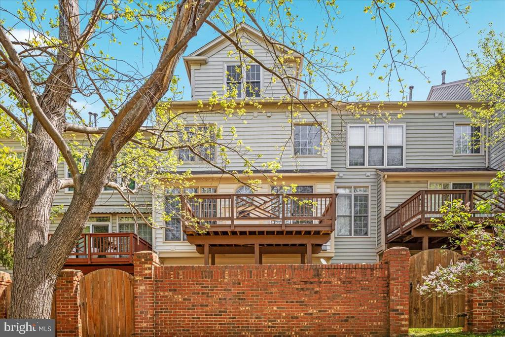 9602 LAGERSFIELD CIRCLE