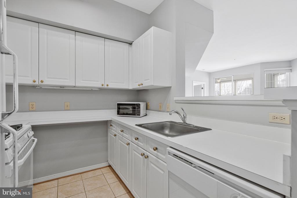 1625 INTERNATIONAL DRIVE Unit: 321