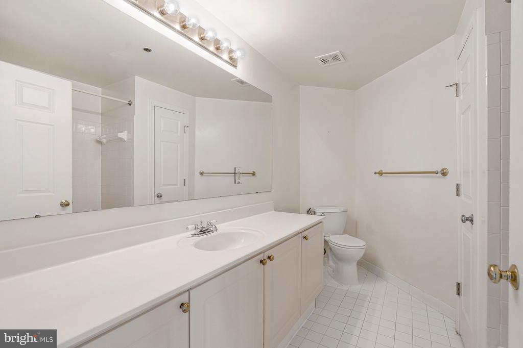1625 INTERNATIONAL DRIVE Unit: 321