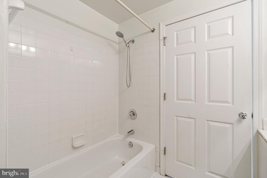1625 INTERNATIONAL DRIVE Unit: 321