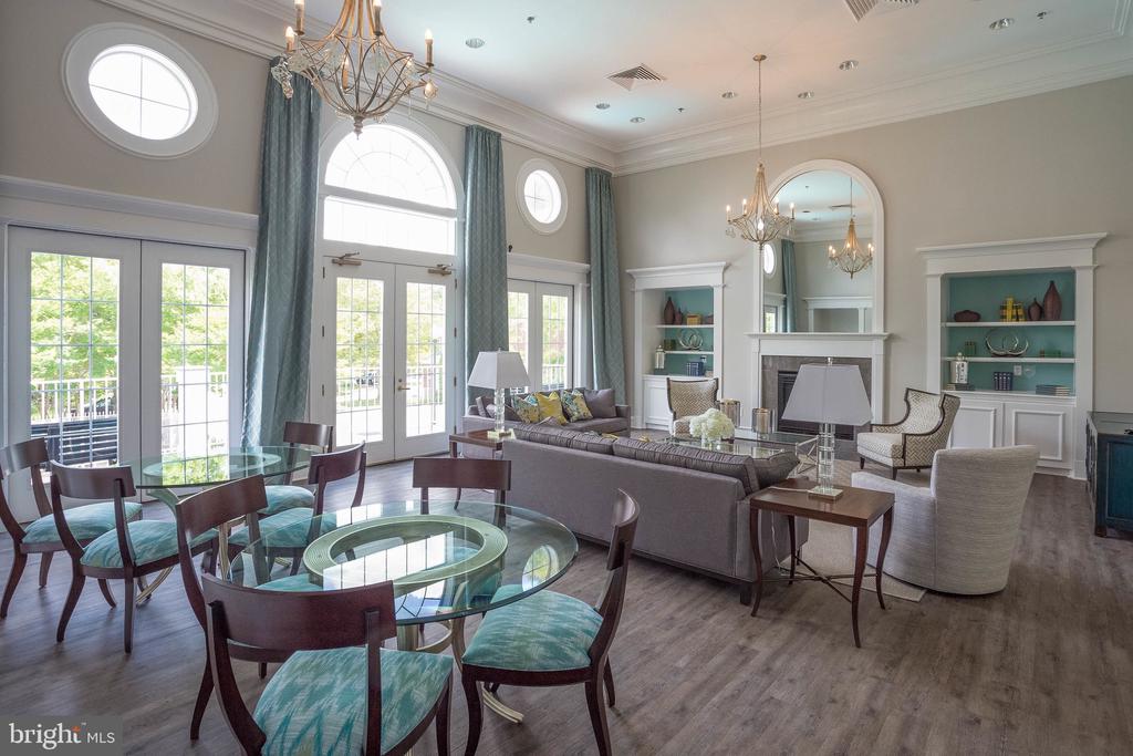 1625 INTERNATIONAL DRIVE Unit: 321