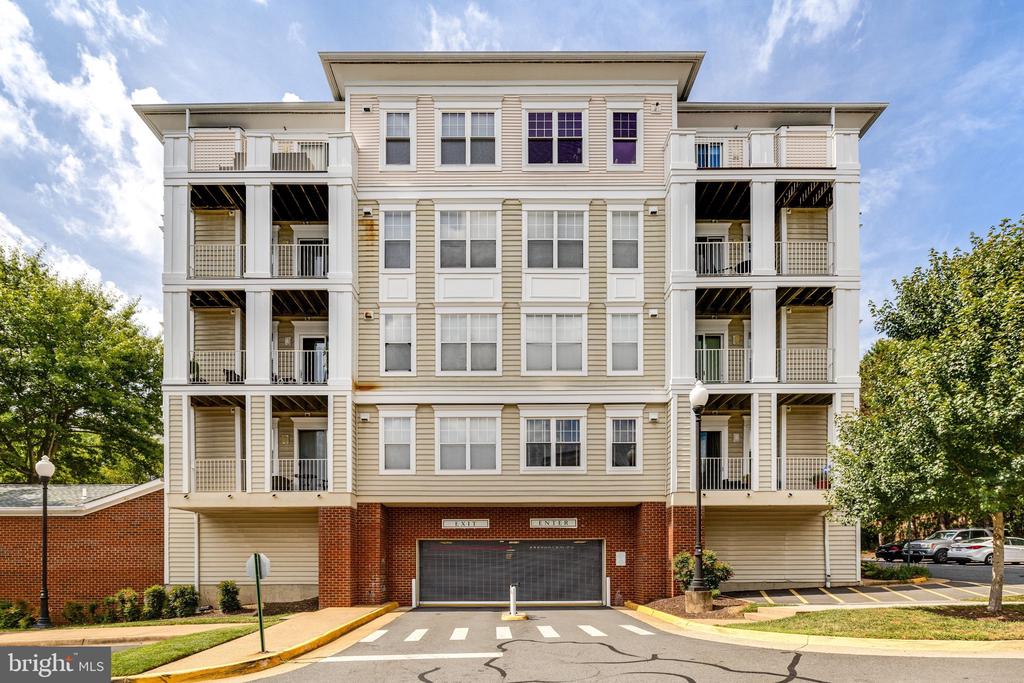 1625 INTERNATIONAL DRIVE Unit: 321