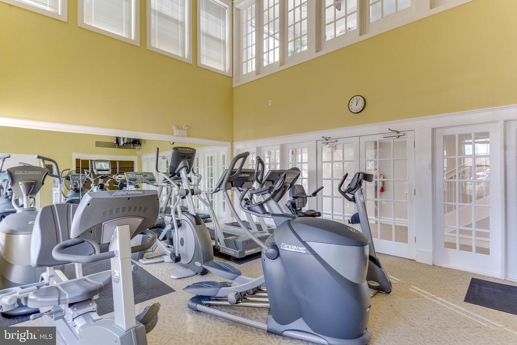 1625 INTERNATIONAL DRIVE Unit: 321