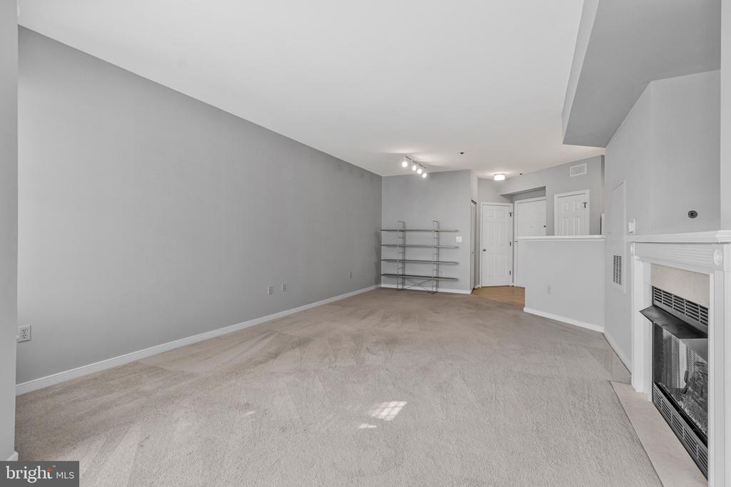 1625 INTERNATIONAL DRIVE Unit: 321