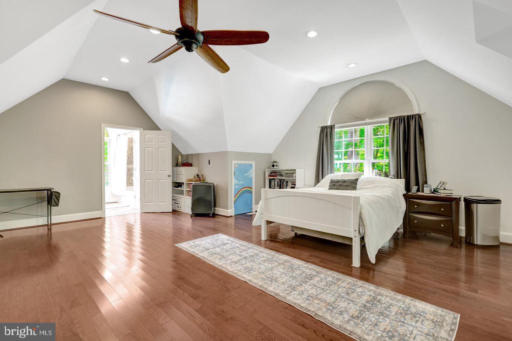 105 INTERPROMONTORY ROAD