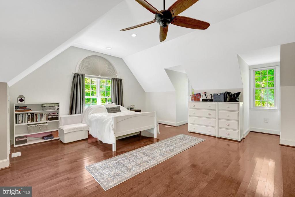 105 INTERPROMONTORY ROAD