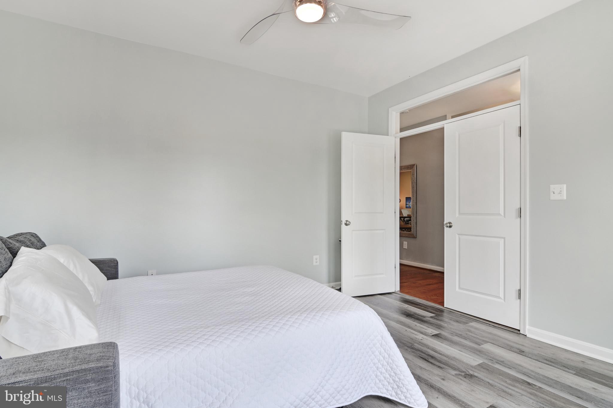 42242 Palladian Blue Ter