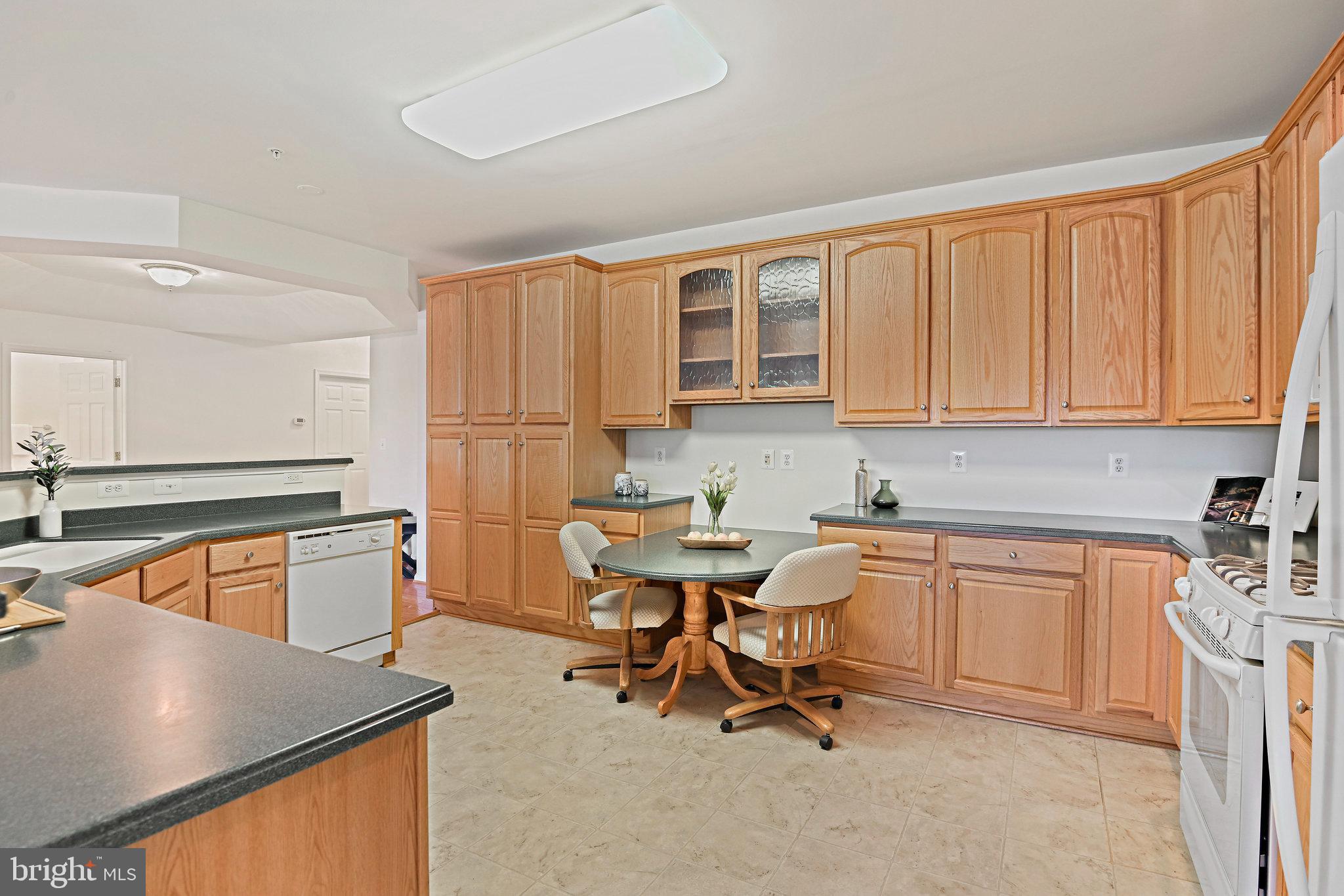 20745 Royal Palace Sq #318