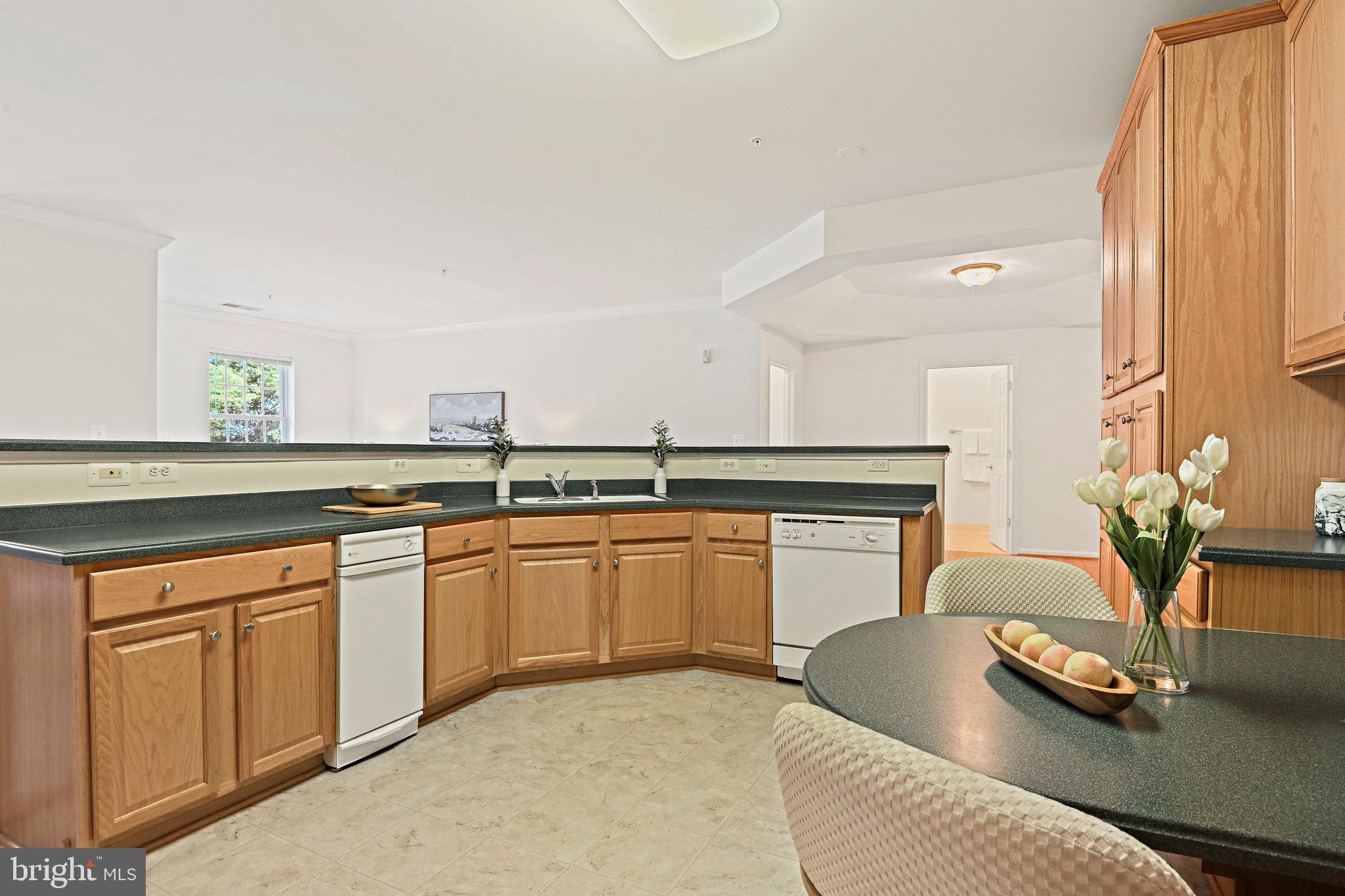 20745 Royal Palace Sq #318