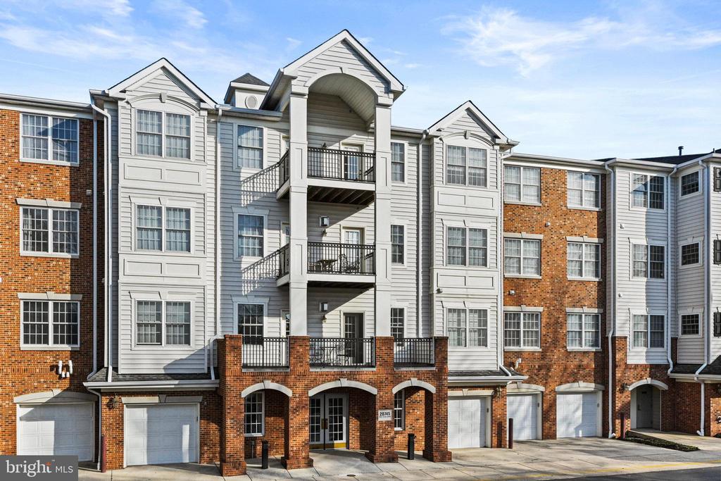 20745 Royal Palace Sq #318