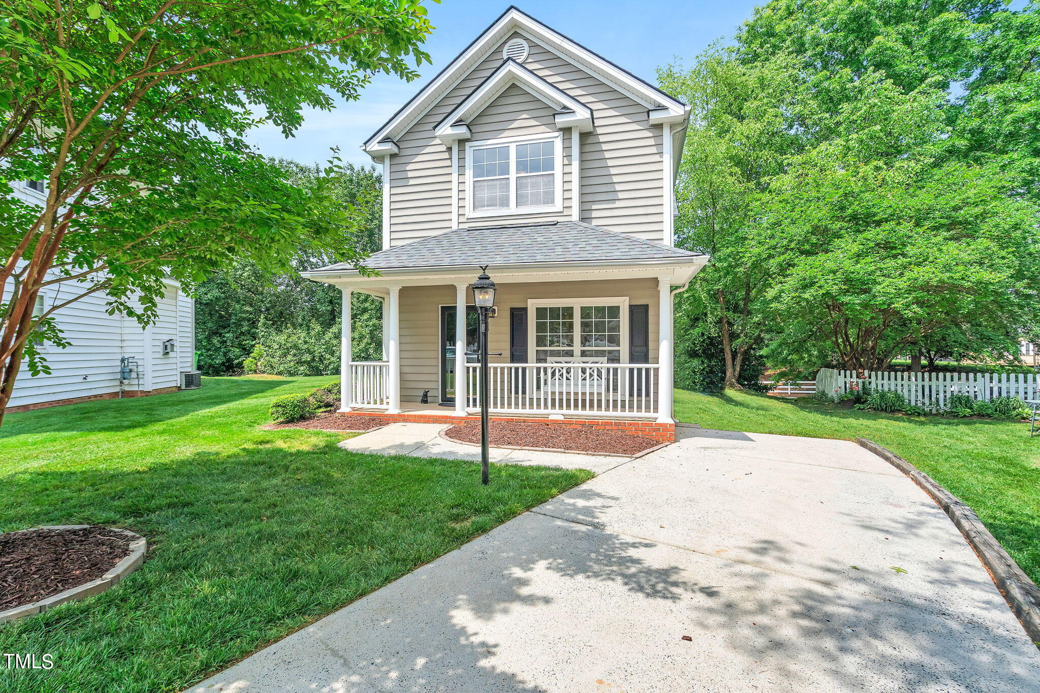 11701 Garden Warbler Lane