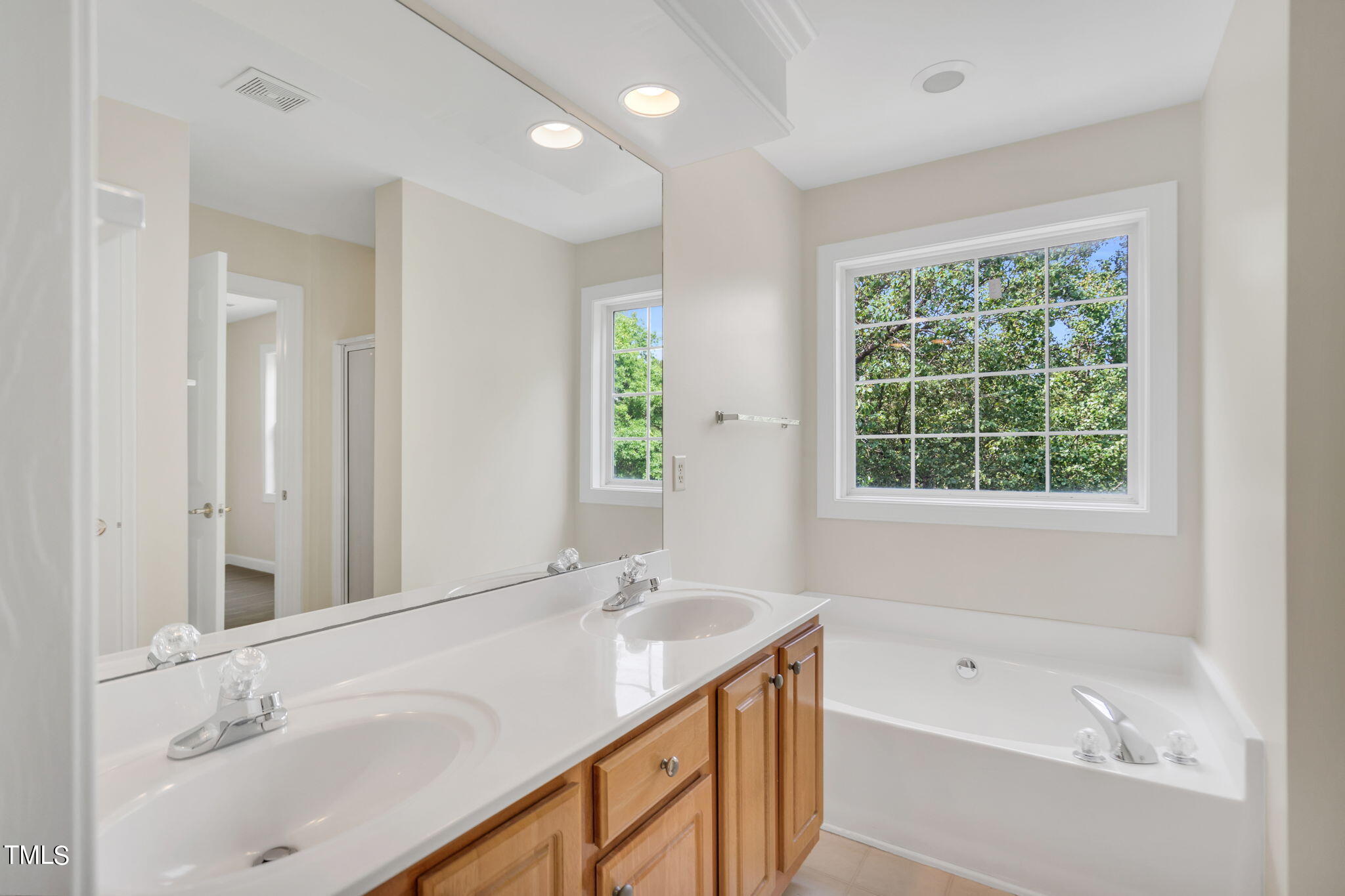 11701 Garden Warbler Lane