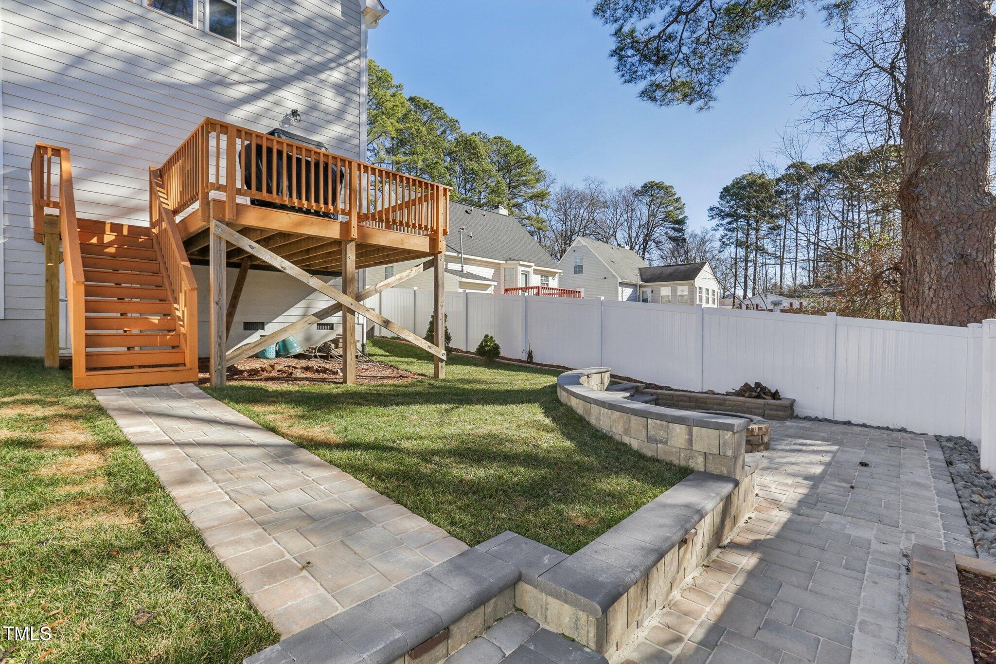 305 Harwood Street