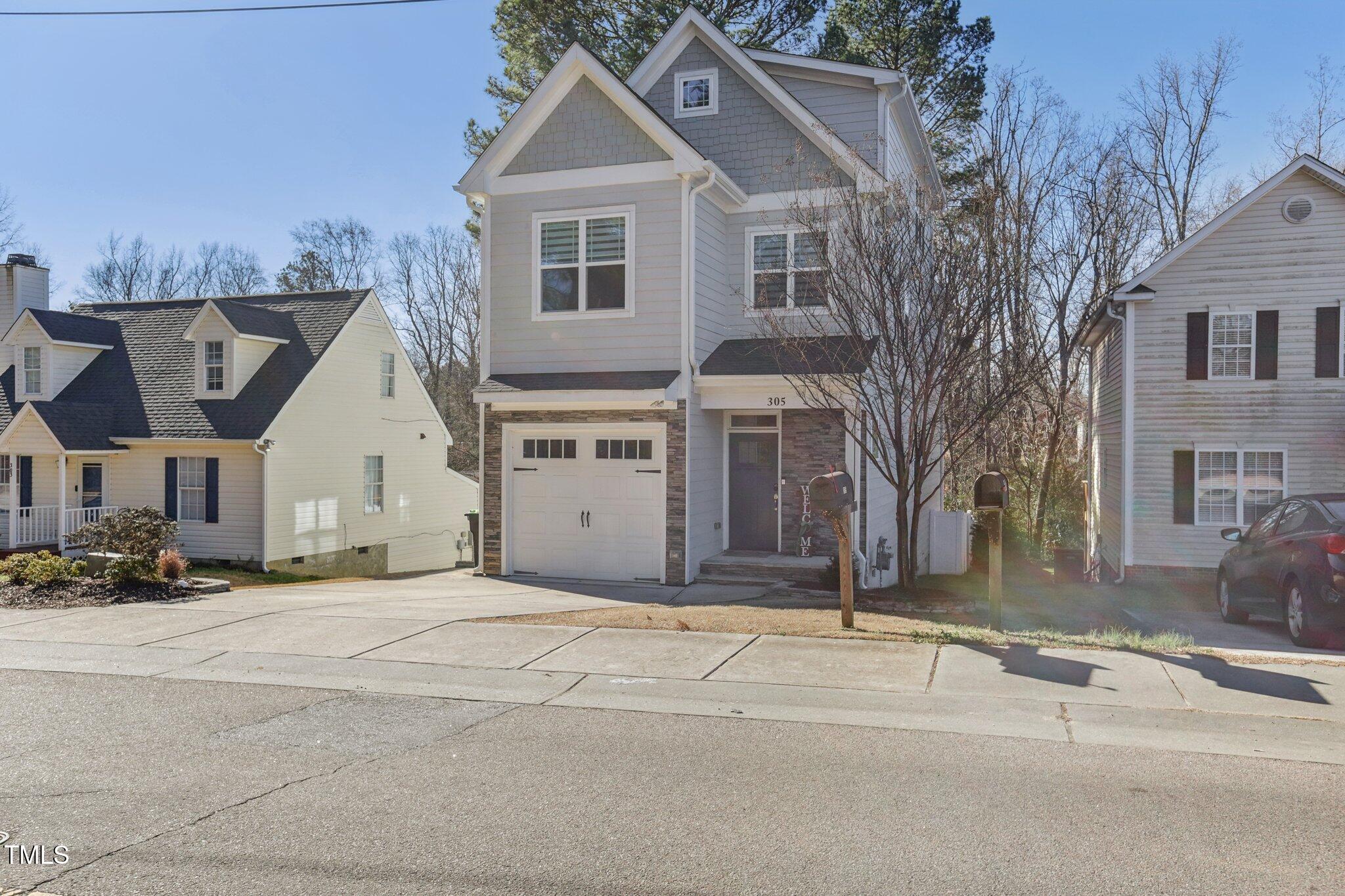 305 Harwood Street
