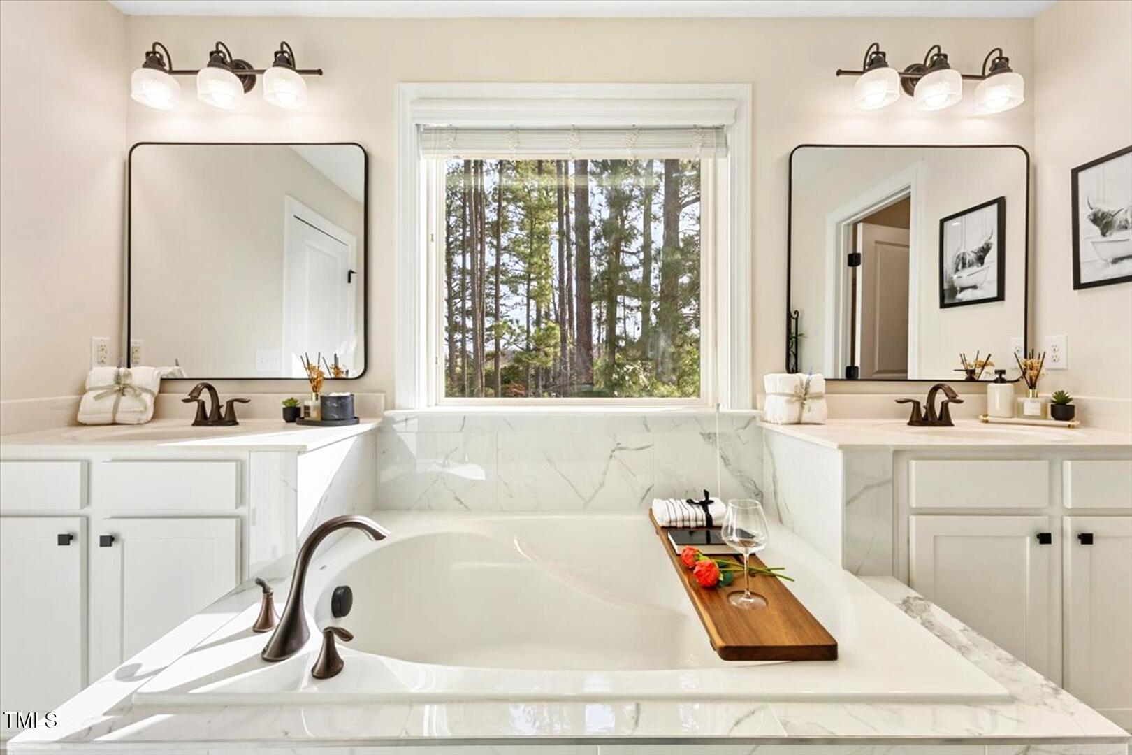 2409 Heathcote Lane
