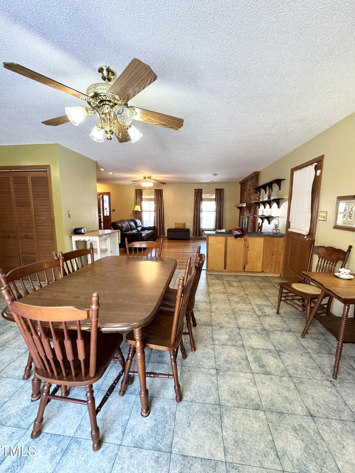 2512 Pleasant Road