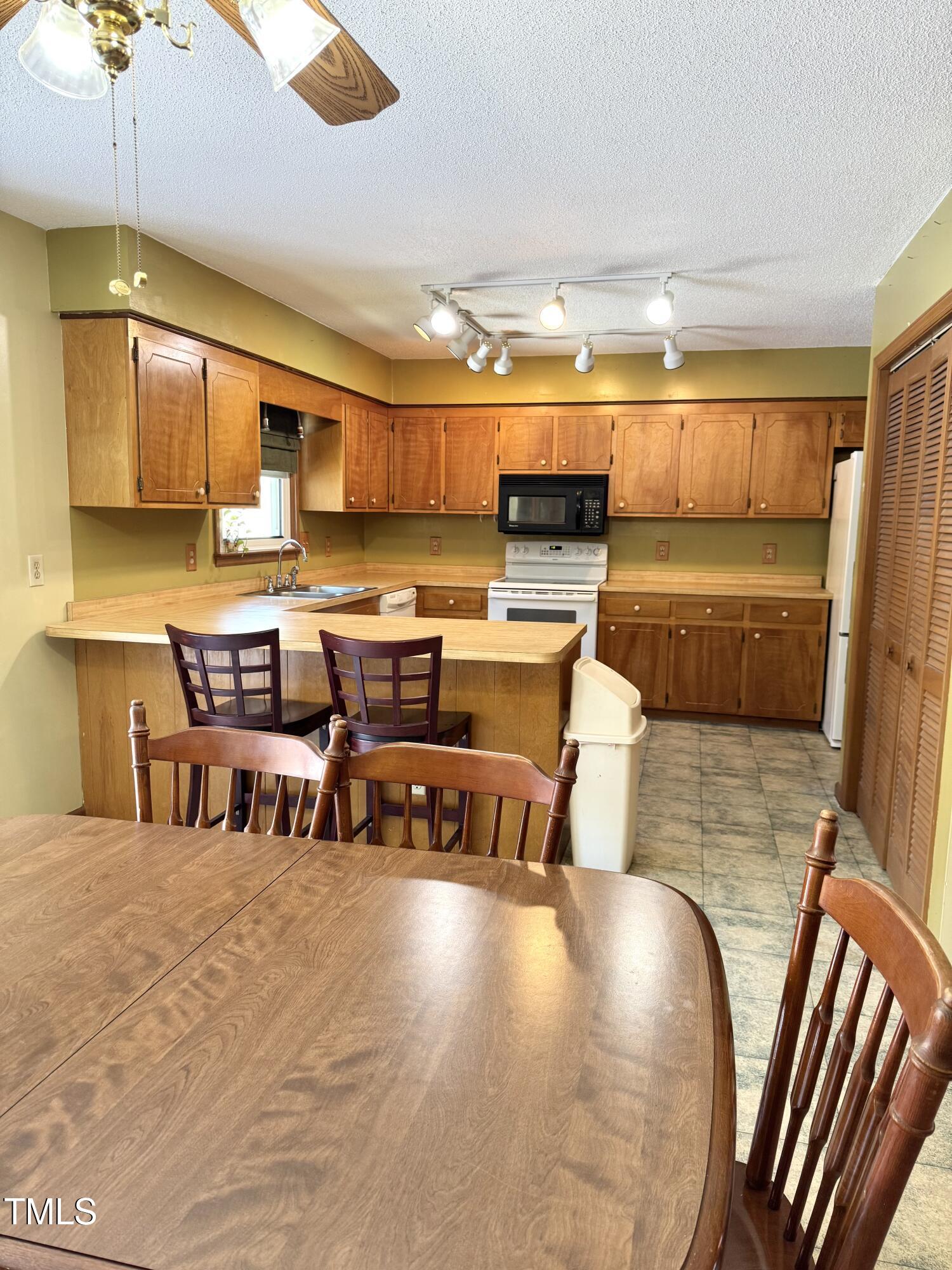 2512 Pleasant Road