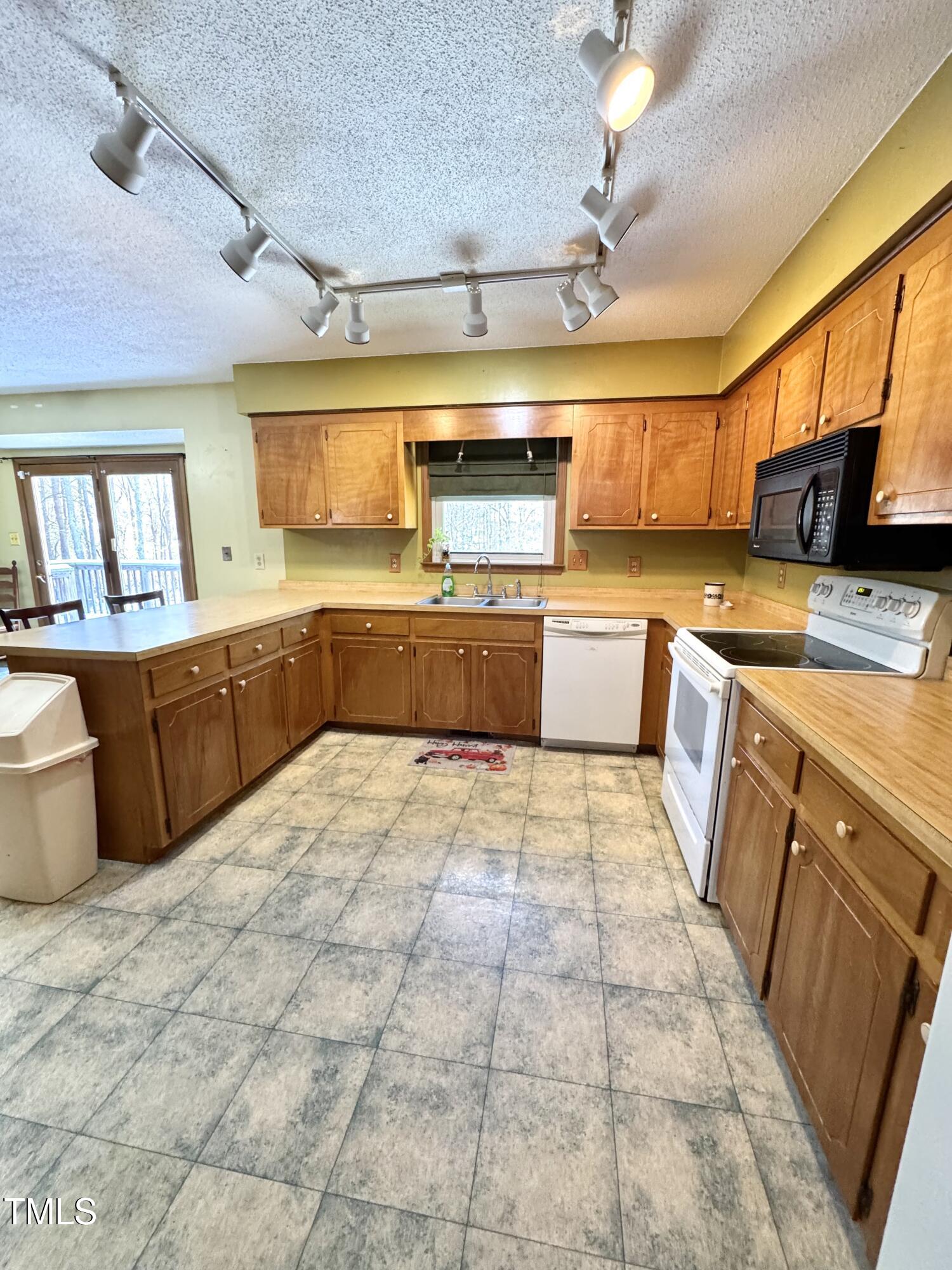 2512 Pleasant Road