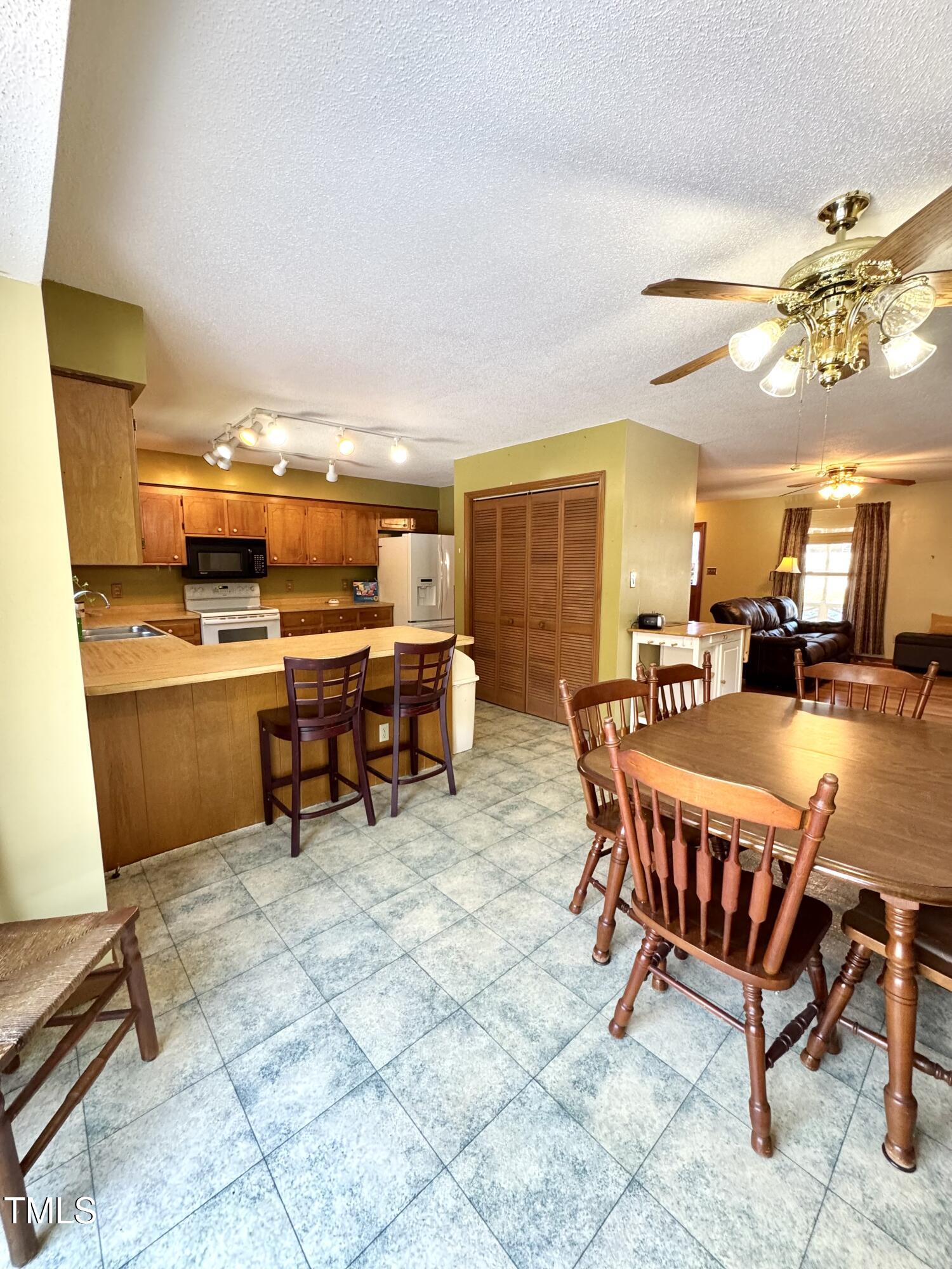 2512 Pleasant Road
