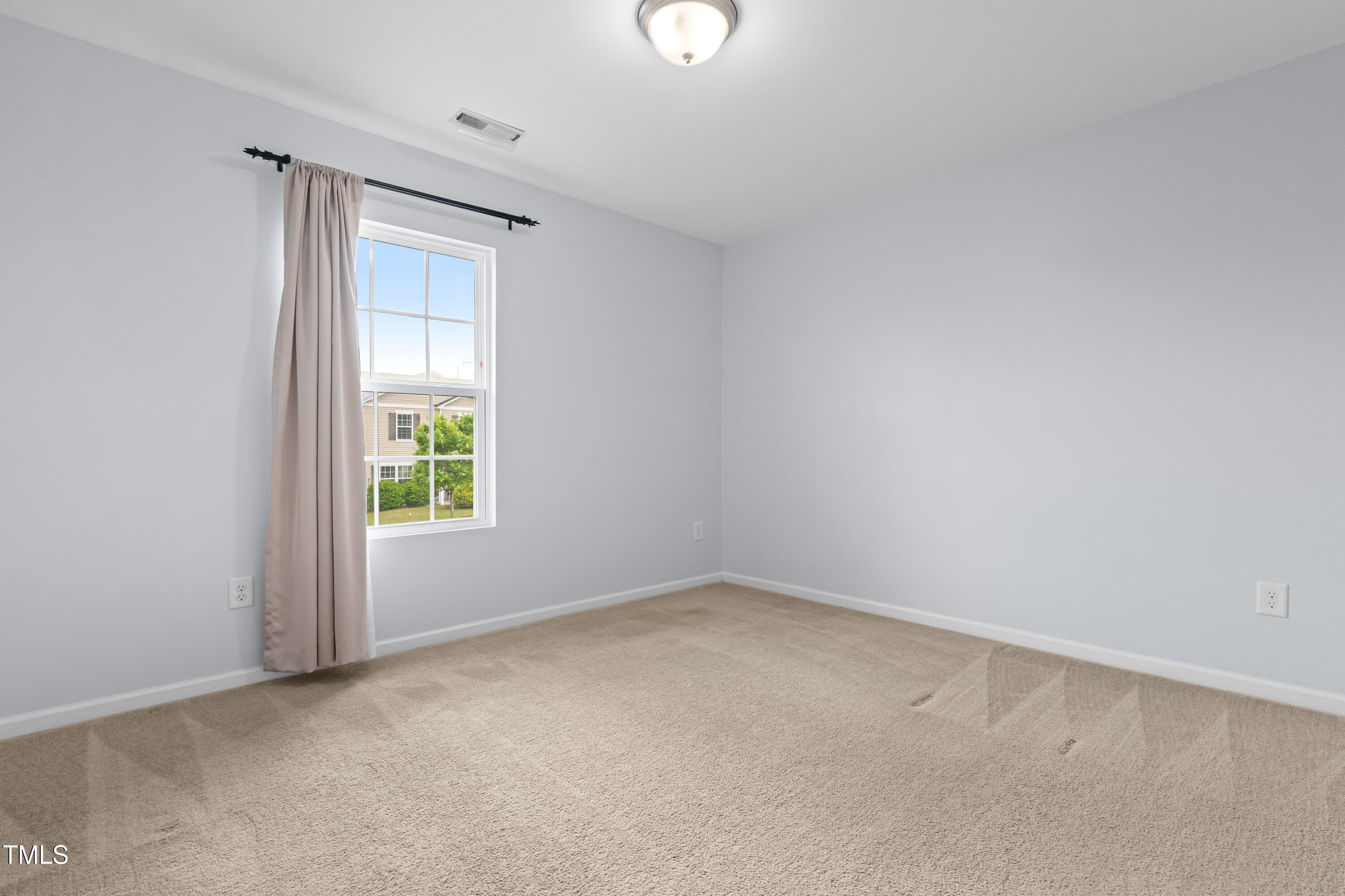 2622 Perthshire Lane