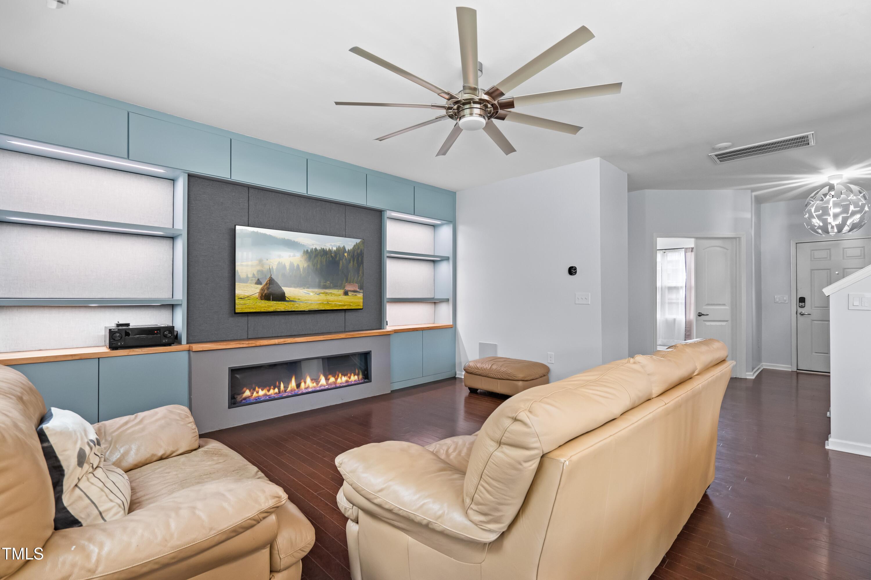 2622 Perthshire Lane