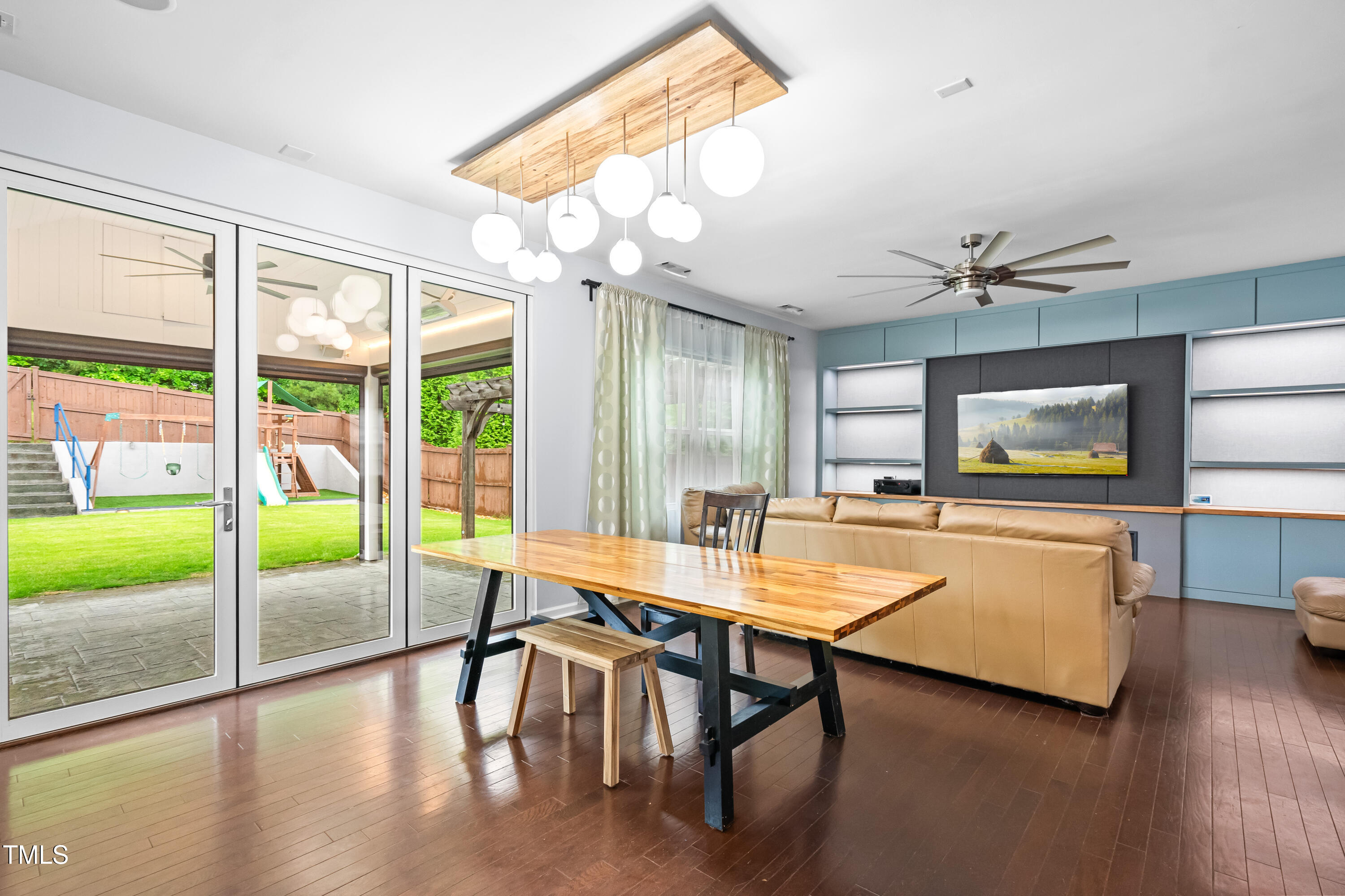 2622 Perthshire Lane
