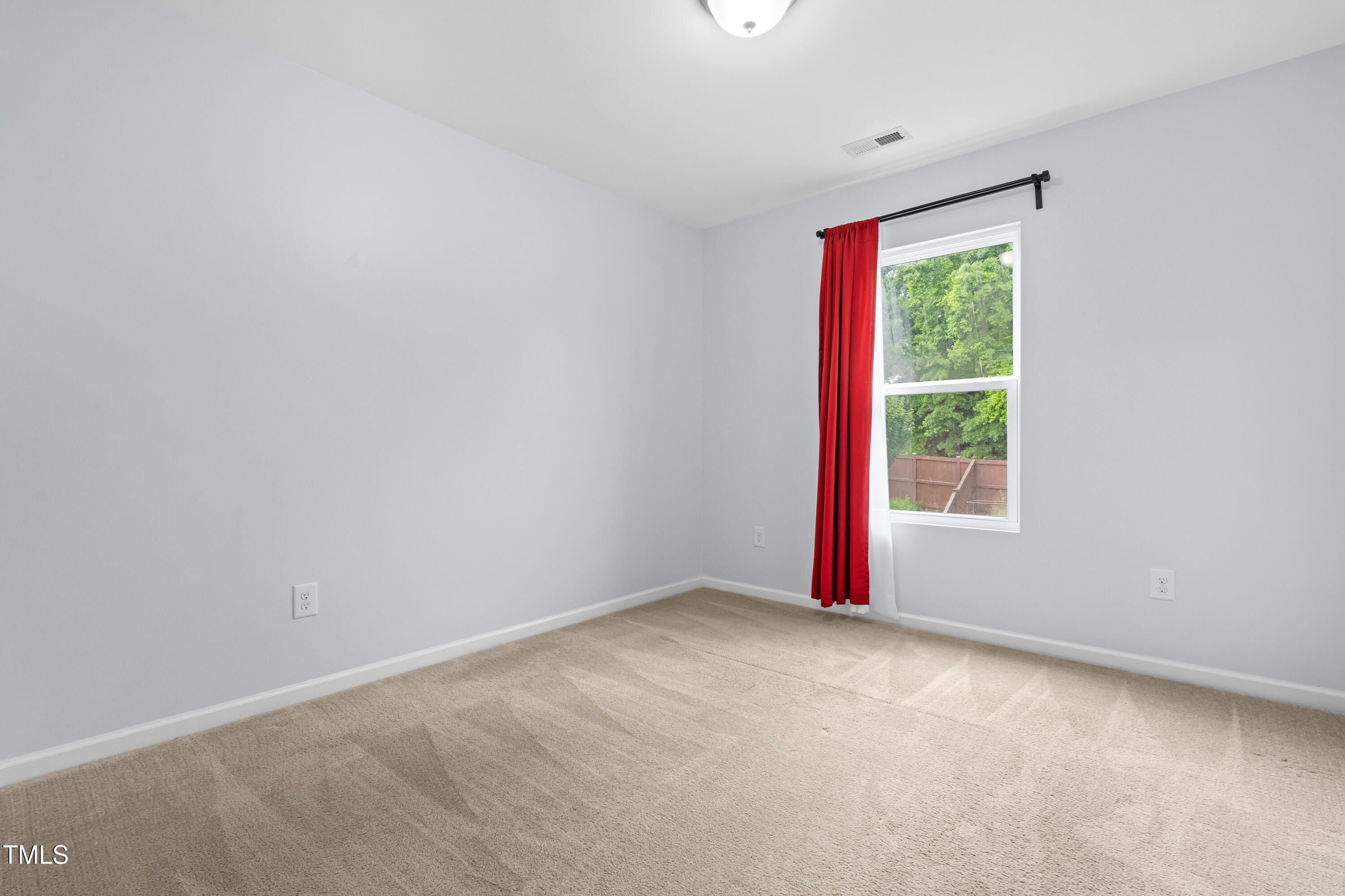 2622 Perthshire Lane