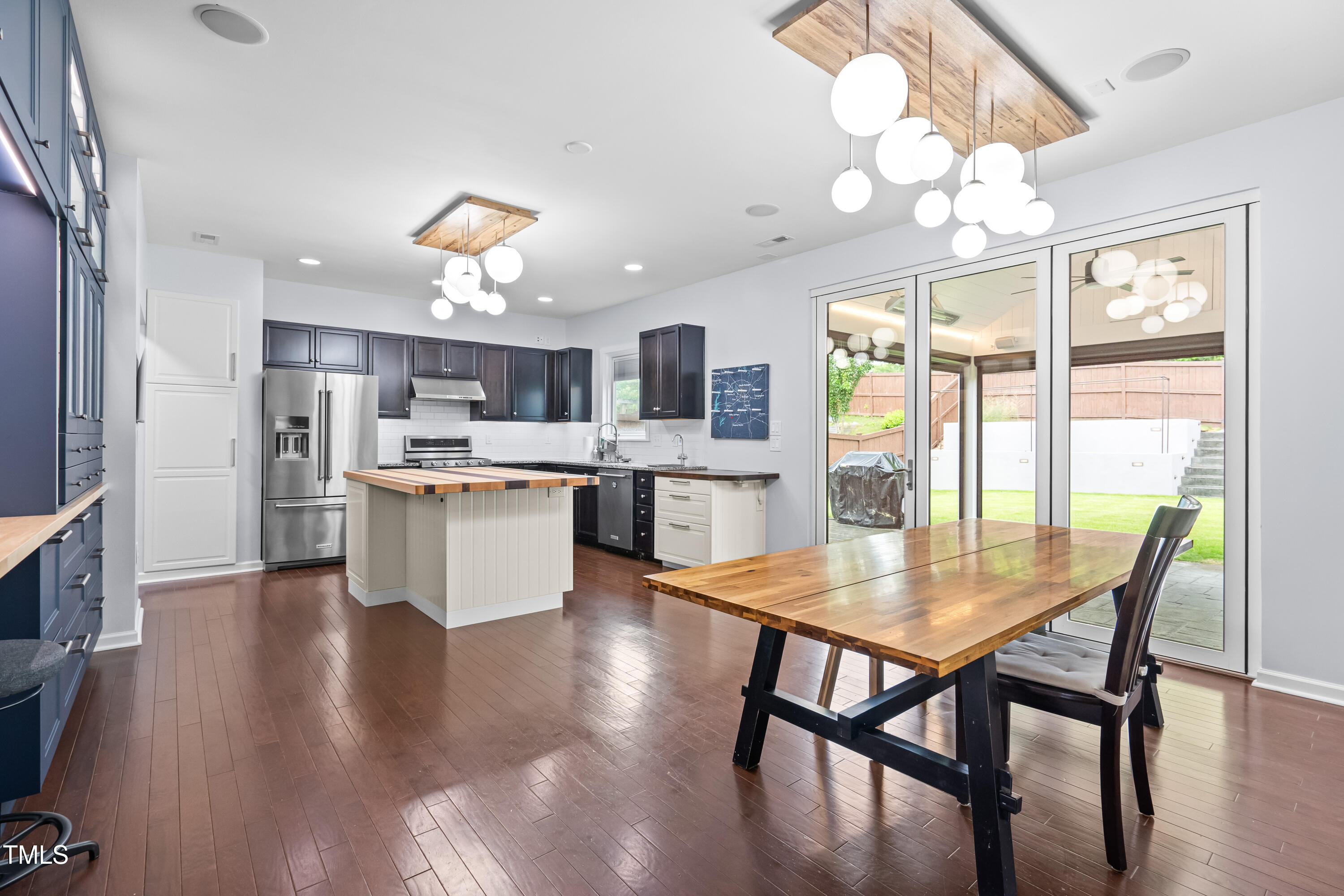2622 Perthshire Lane