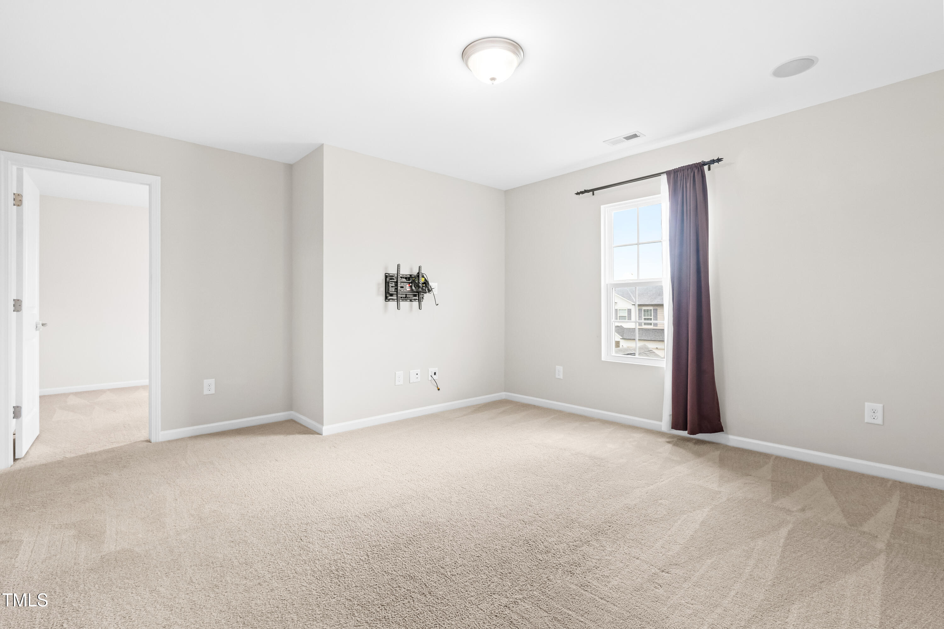 2622 Perthshire Lane