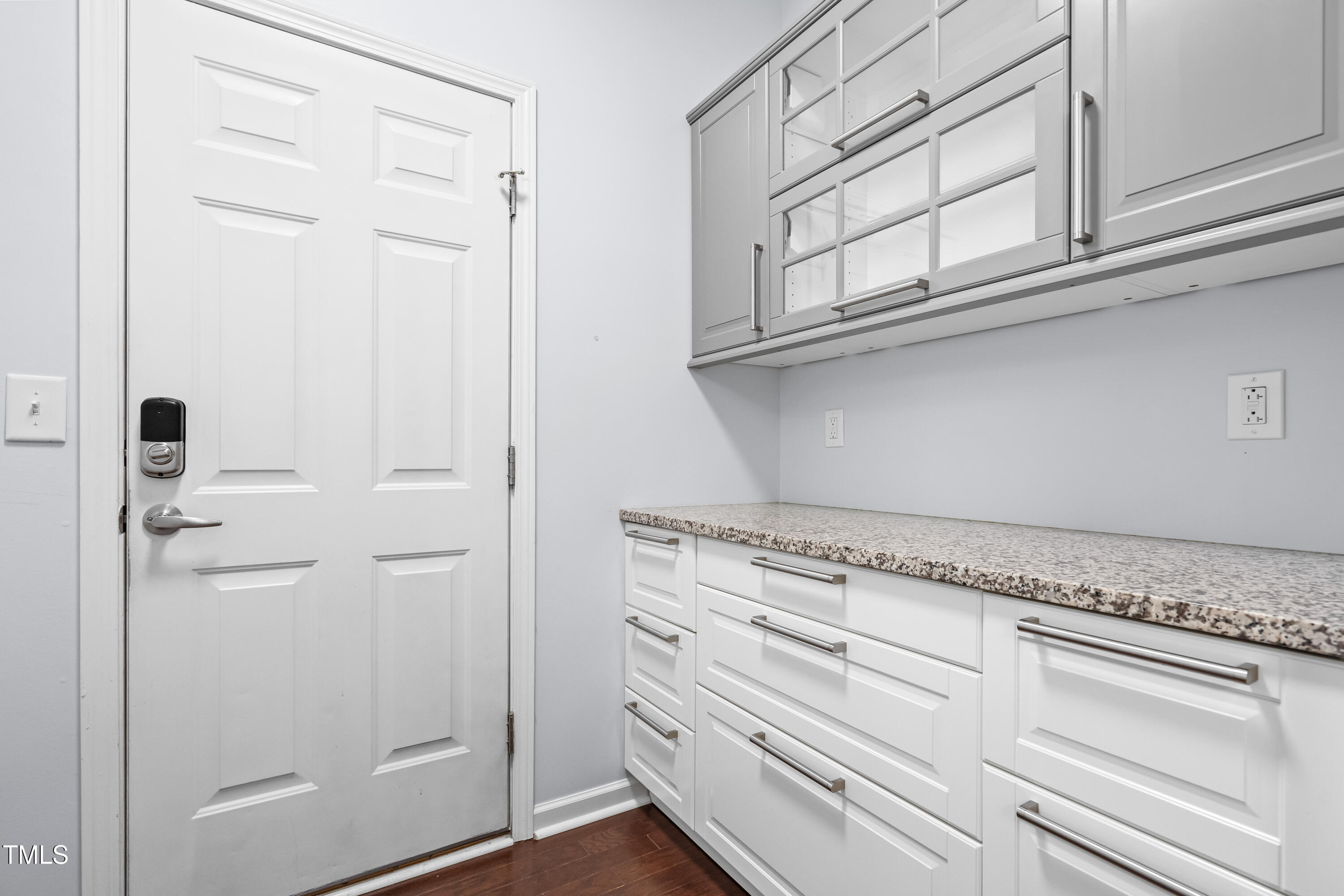 2622 Perthshire Lane
