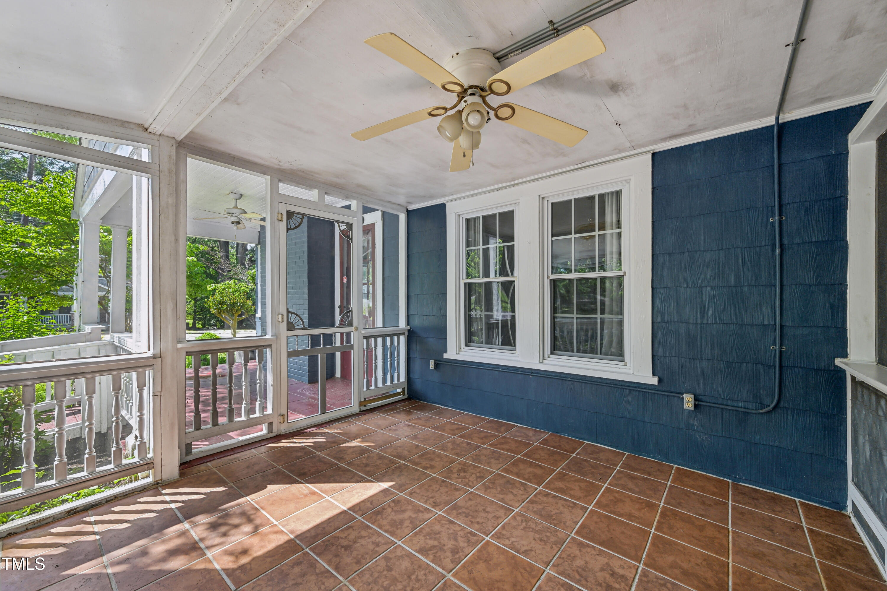 102 W Weatherspoon Street