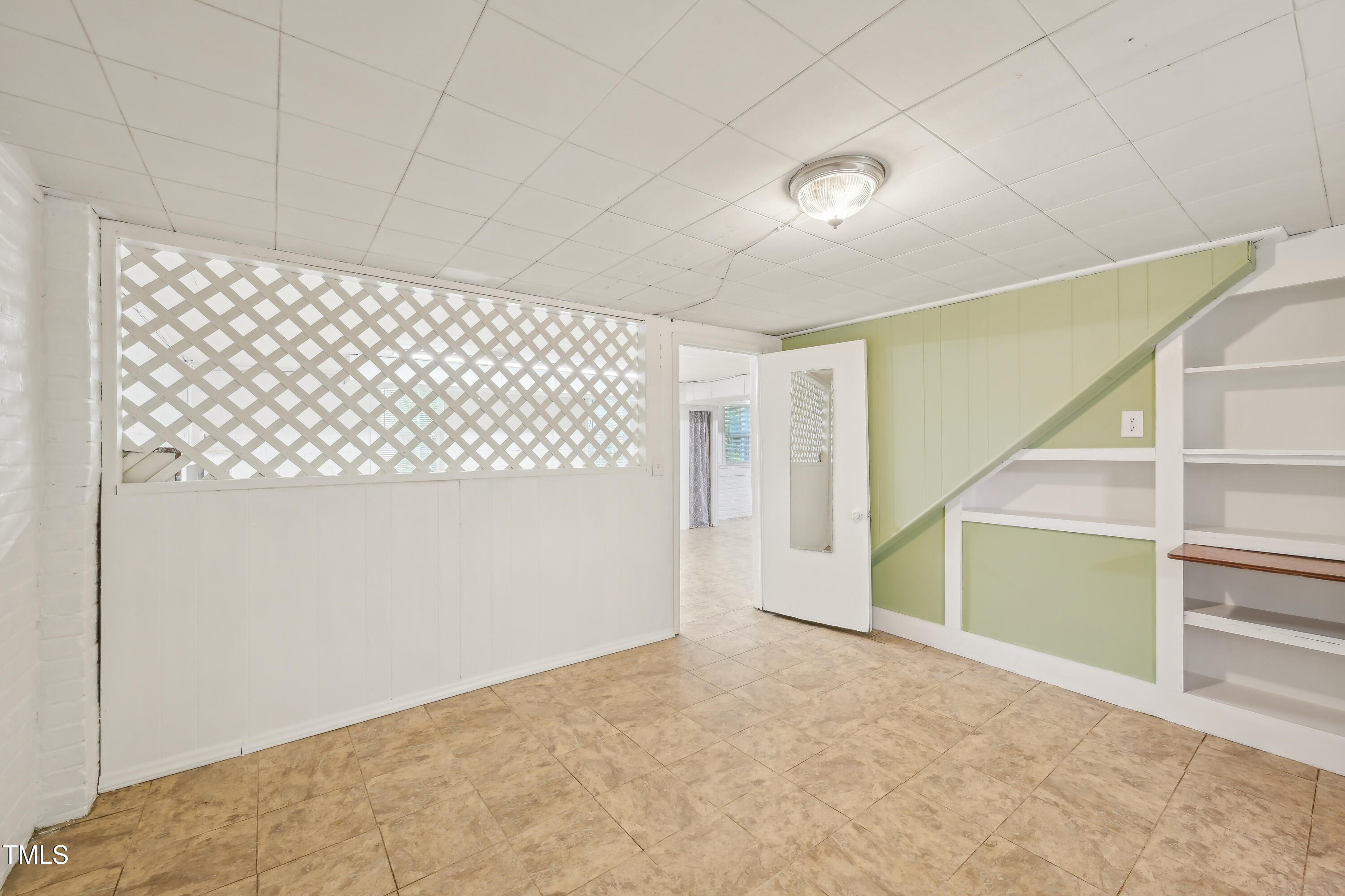 102 W Weatherspoon Street