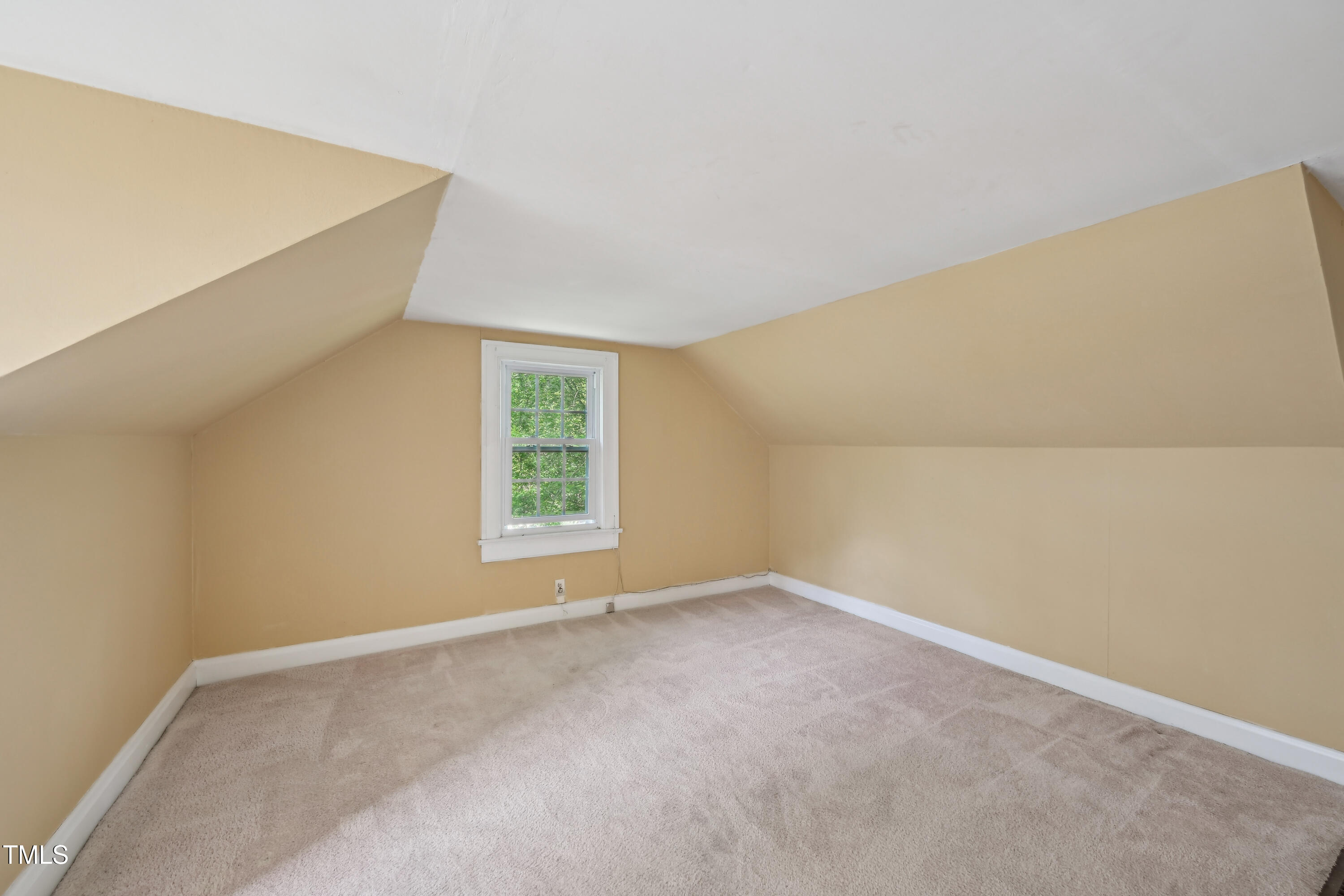 102 W Weatherspoon Street