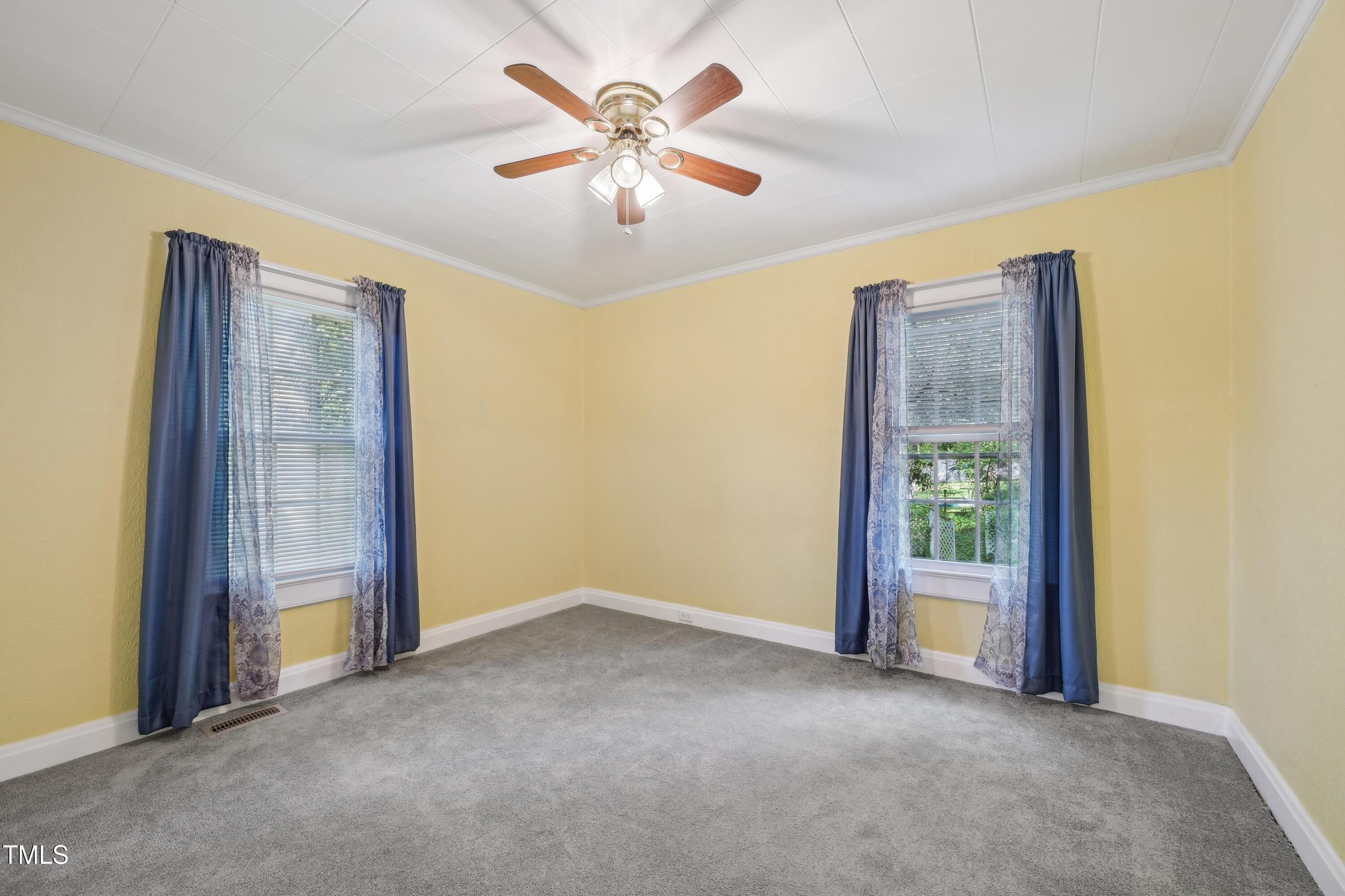 102 W Weatherspoon Street