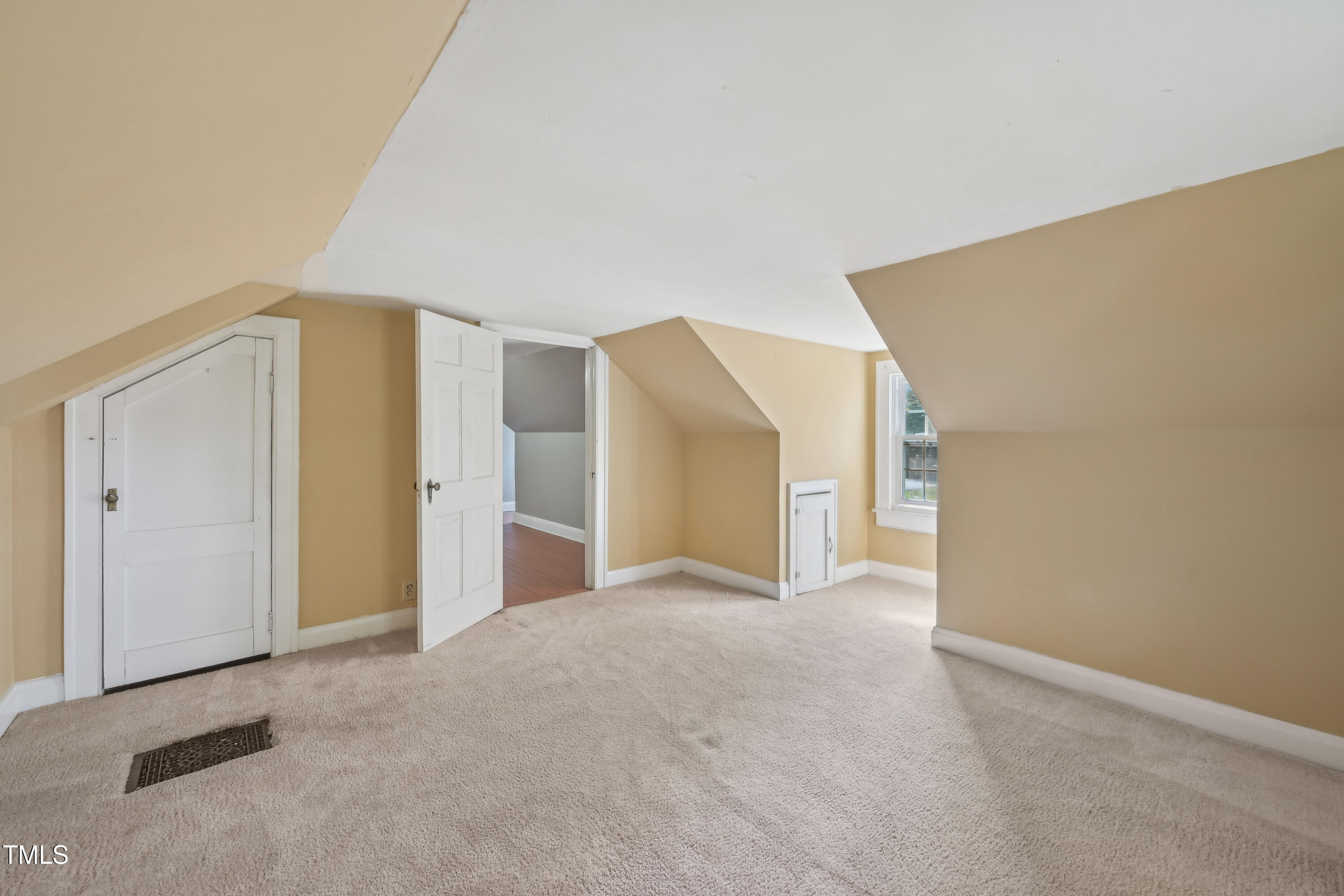 102 W Weatherspoon Street