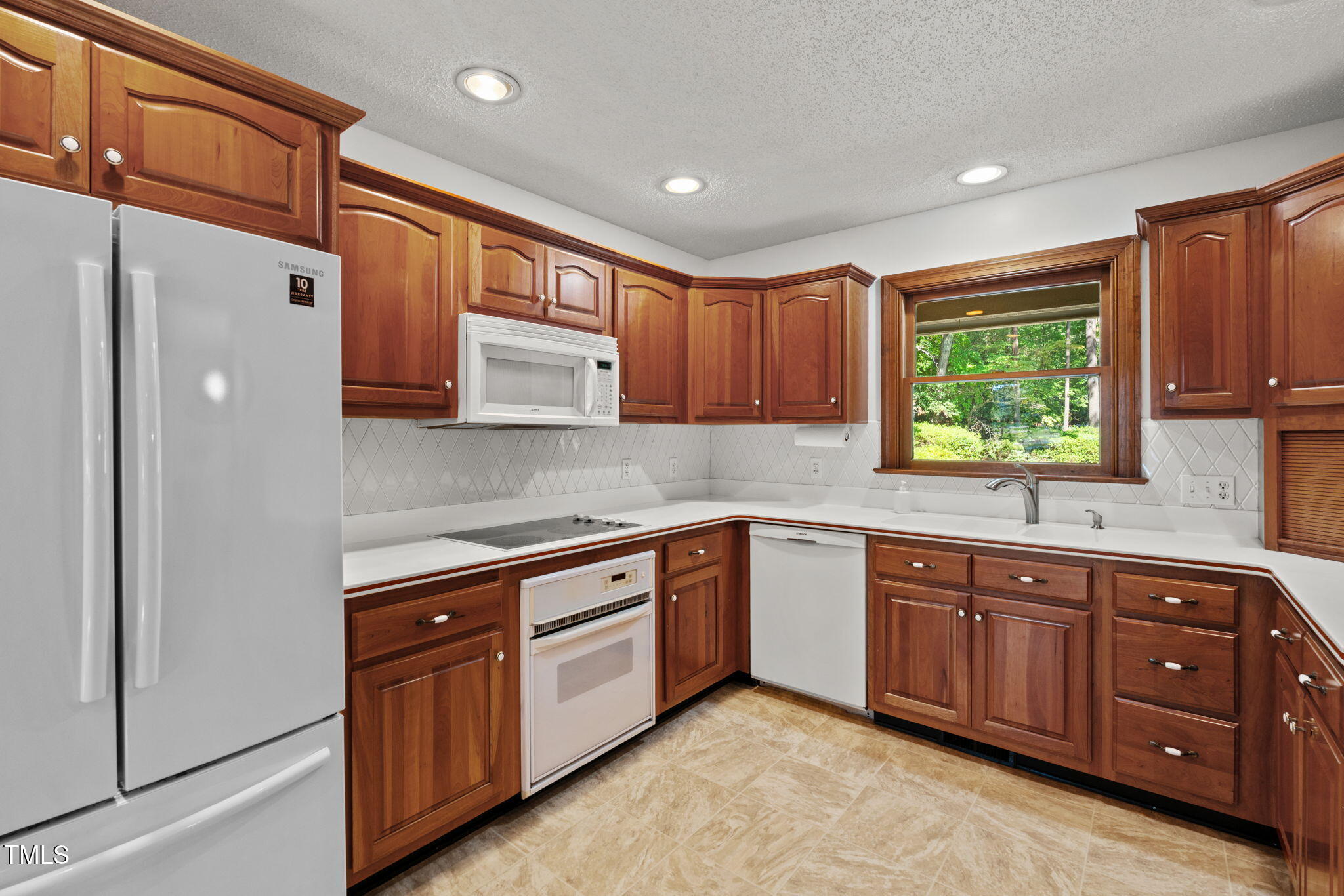 242 Lakeview Drive