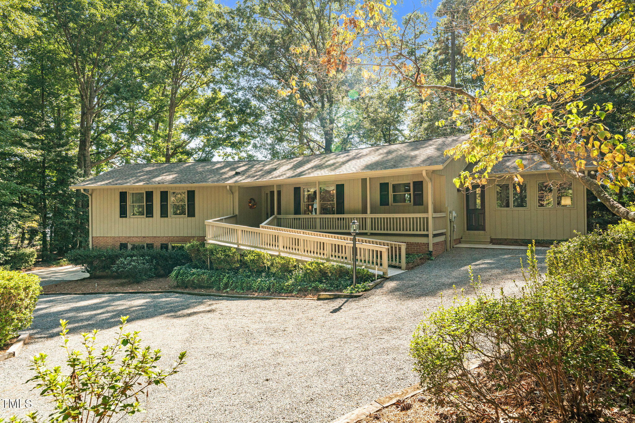 242 Lakeview Drive