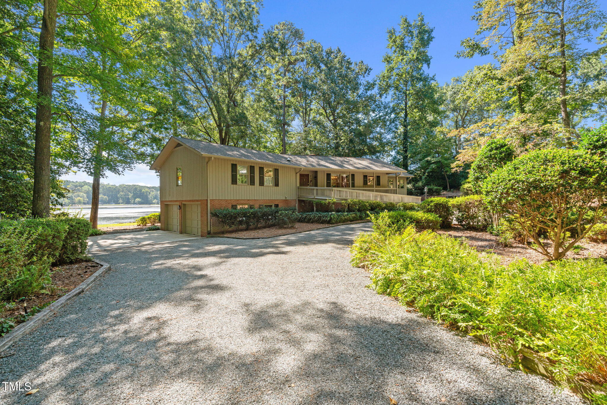 242 Lakeview Drive