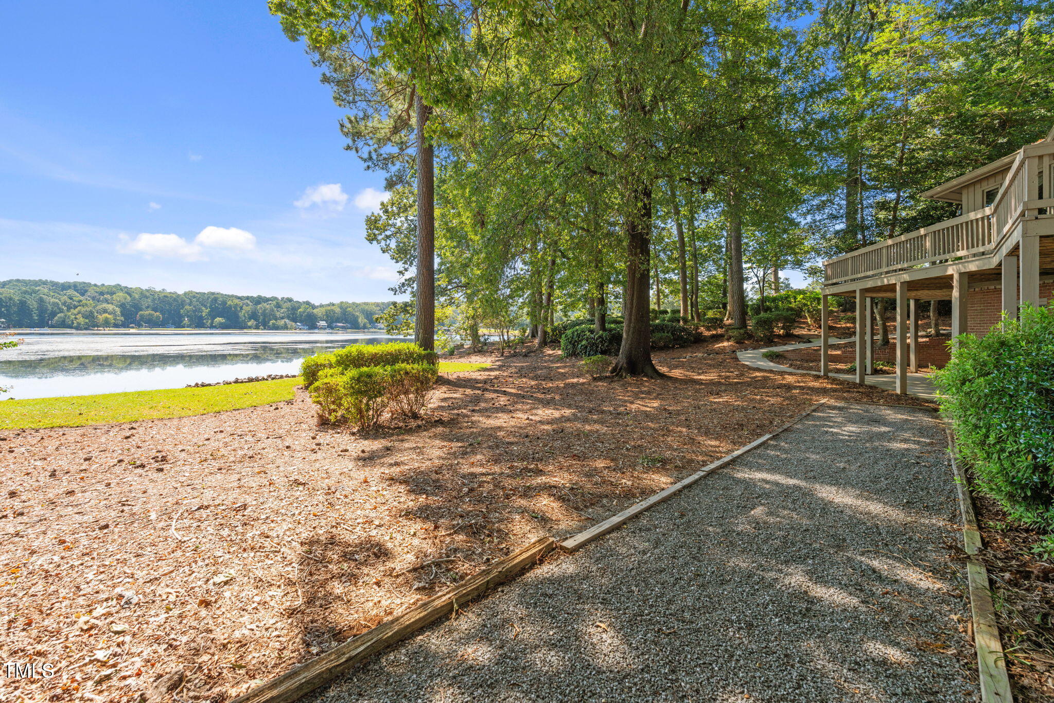 242 Lakeview Drive