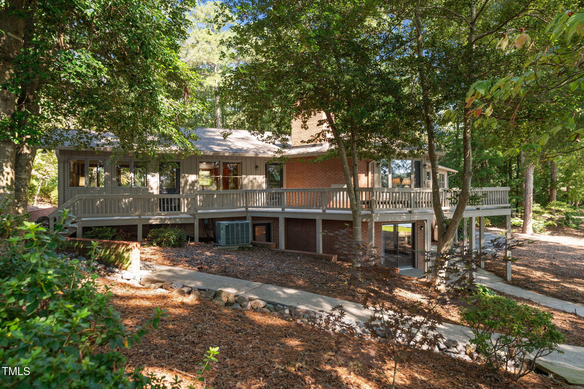 242 Lakeview Drive